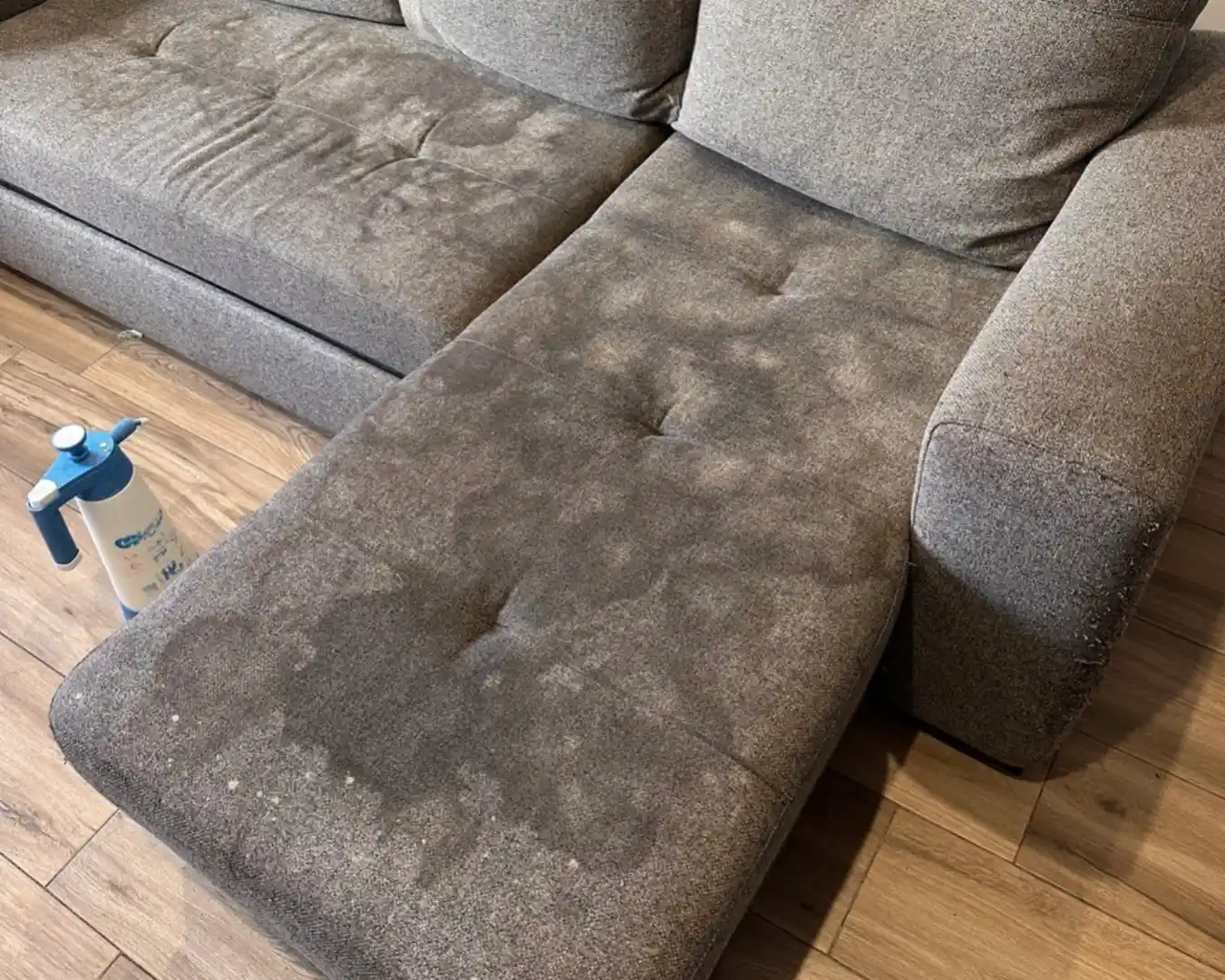 Antes de la limpieza de sofá de Cambrils y Salou